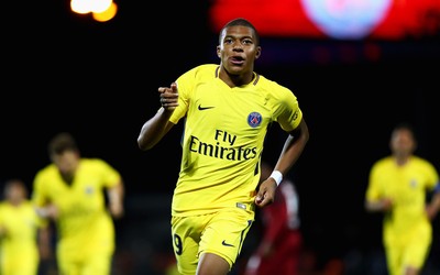 绿茵电竞热评-他们如何保持低调与专注